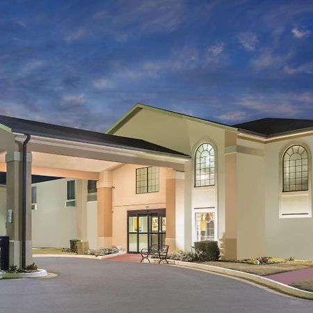 Super 8 By Wyndham Dawsonville Exterior photo