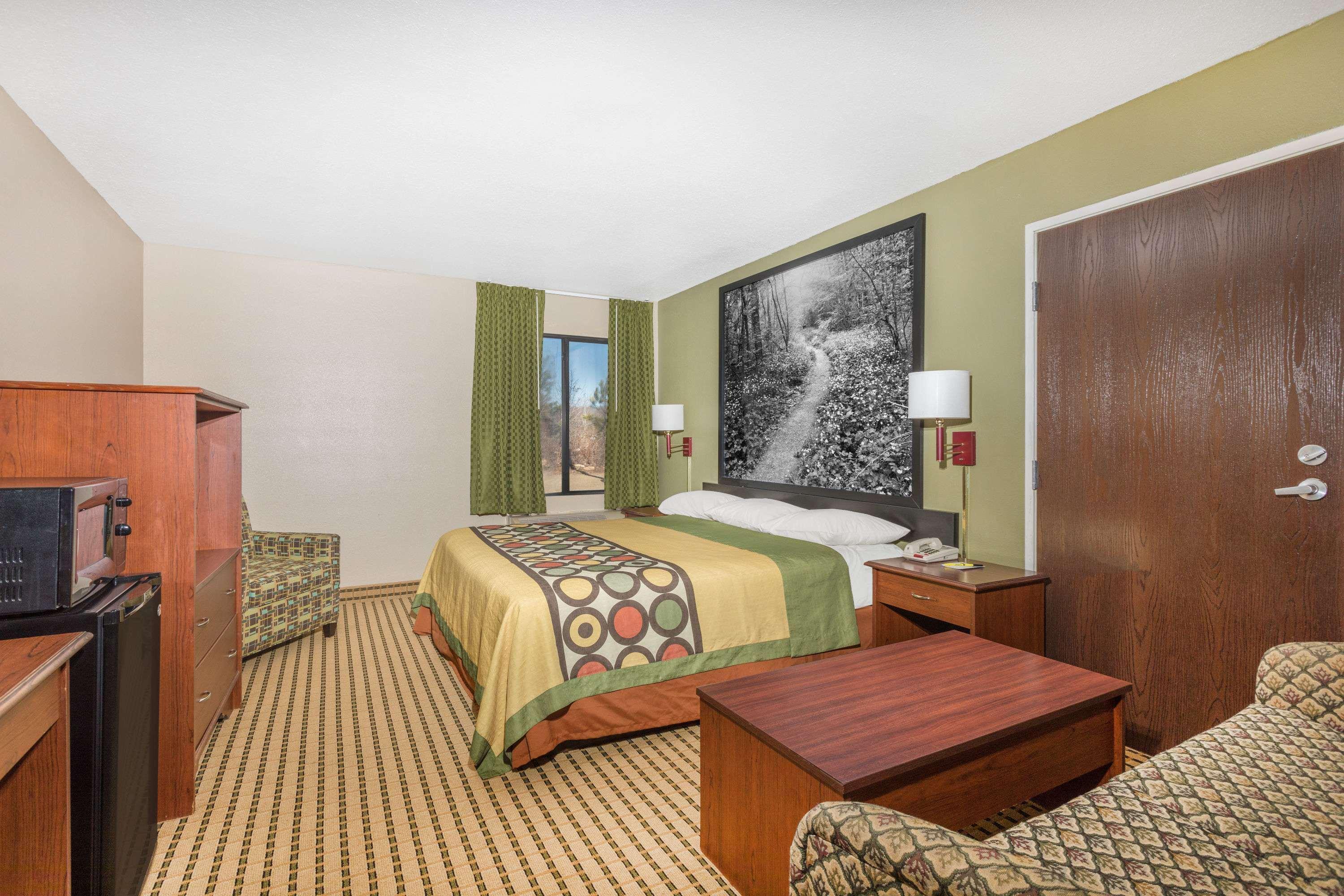 Super 8 By Wyndham Dawsonville Exterior photo