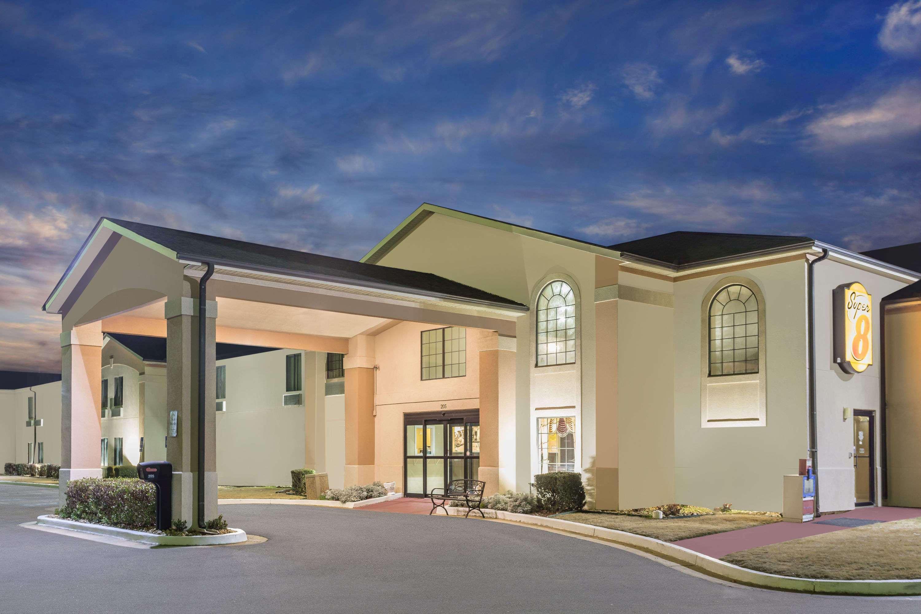 Super 8 By Wyndham Dawsonville Exterior photo