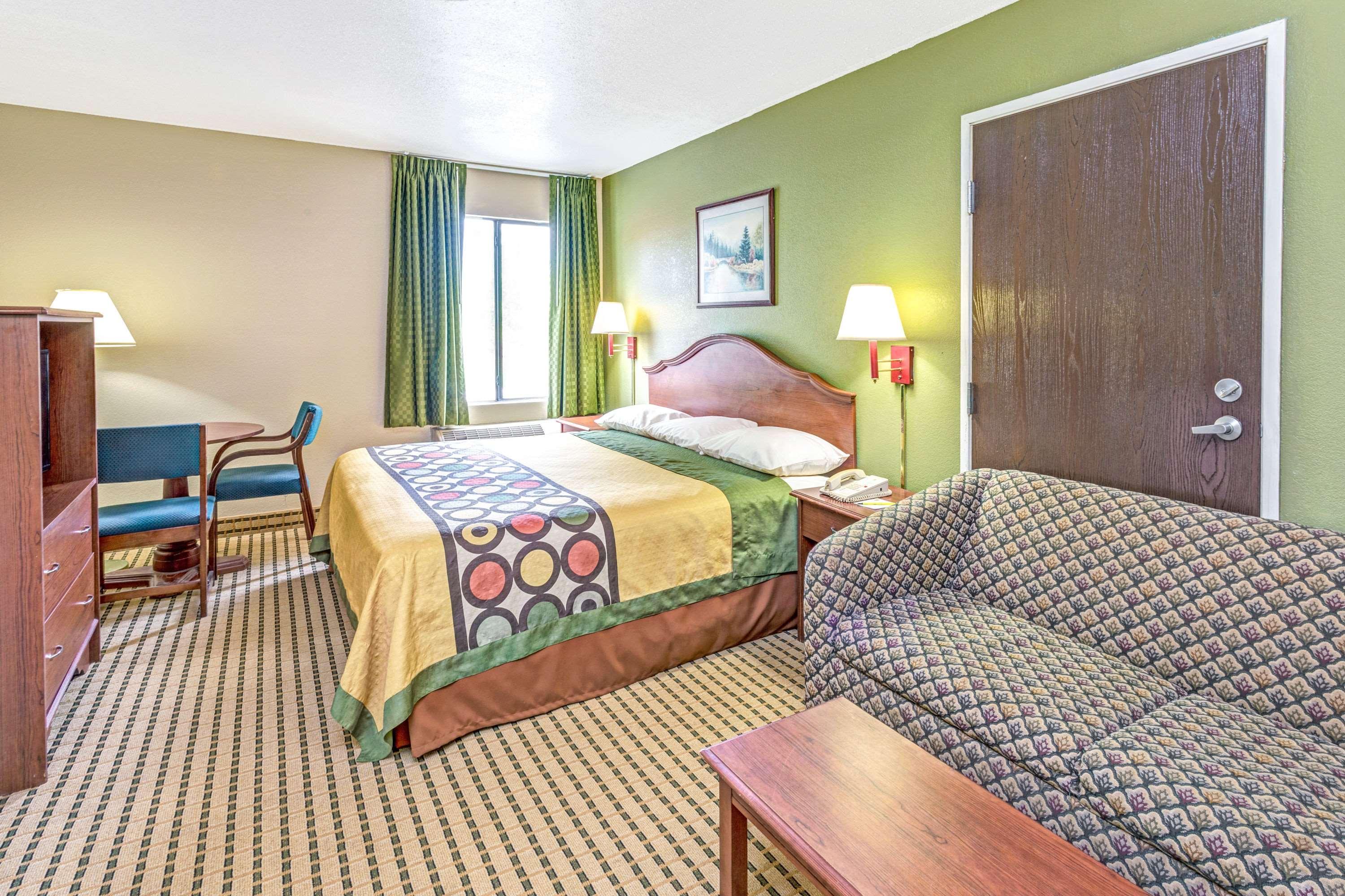 Super 8 By Wyndham Dawsonville Exterior photo