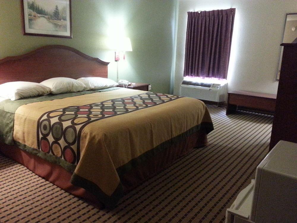Super 8 By Wyndham Dawsonville Exterior photo