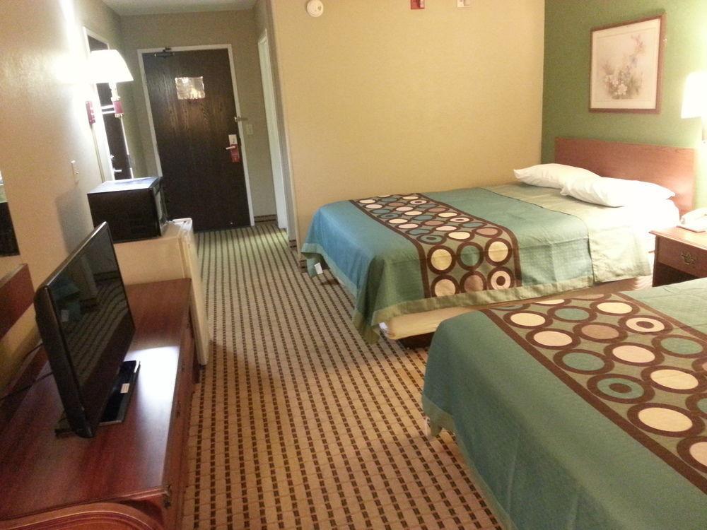 Super 8 By Wyndham Dawsonville Exterior photo
