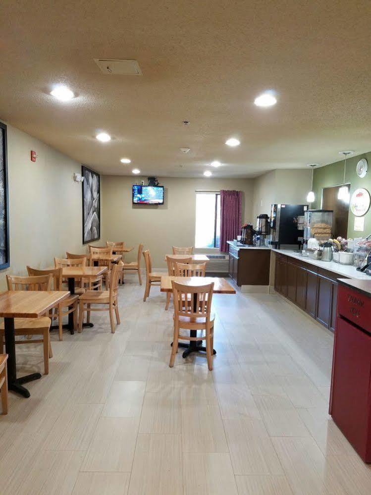 Super 8 By Wyndham Dawsonville Exterior photo